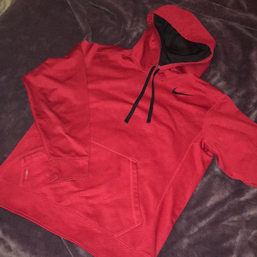 Red Nike hoodie ✔️❤️